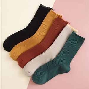 Women’s 5 pairs Scalloped Hem Ribbed Socks